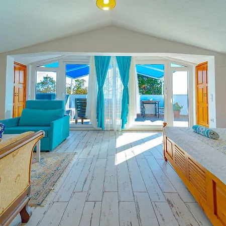 ホームステイ Turkuaz カルカン